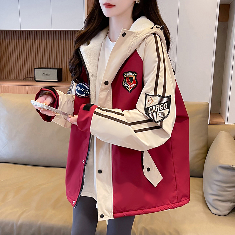 羊羔绒加厚冲锋衣外套少女秋冬2025新款初中高中学生潮流户外棉服