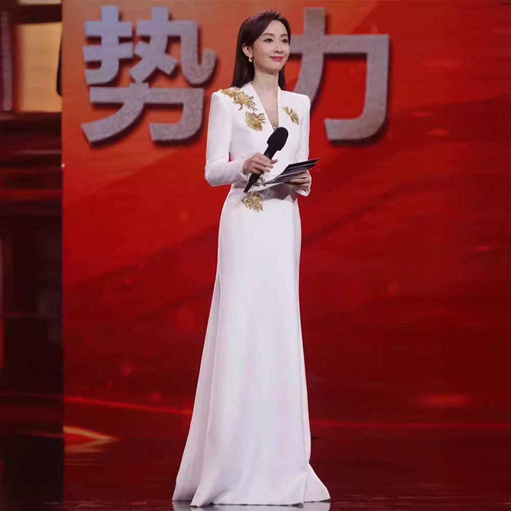 轻奢优雅白色钉珠收腰长袖长款晚礼服 宴会 年会 主持 演出 艺考