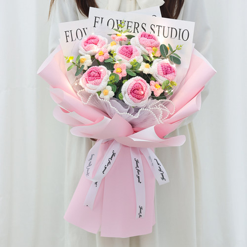 手捧花毛线渐变玫瑰泡芙花束