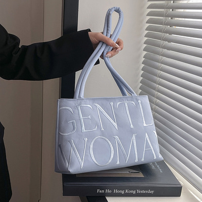 春夏Gentle Woman小众休闲彩色尼龙布包包2025新款刺绣字母单肩