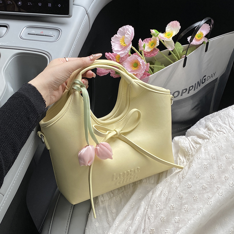 2025夏季新款时尚斜挎水桶包女韩版感简约上班通勤包包