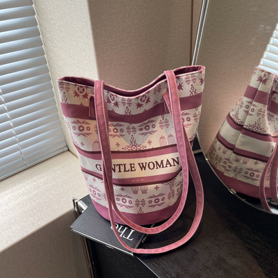 泰国小众gentlewoman帆布包女潮休闲百搭大容量撞色手提水桶包包