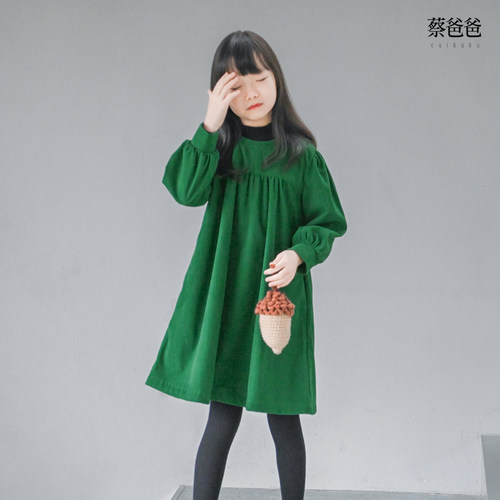女连衣裙冬绿色娃娃领灯心绒裙子