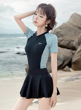 夏季泳衣女保守连体遮肚显温泉
