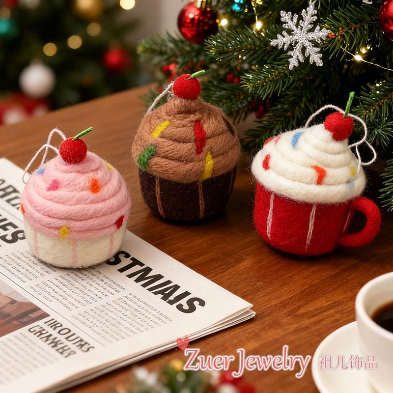 可爱羊毛毡仿真食物挂件立体纸杯蛋糕圣诞节装饰布置圣诞树小挂件