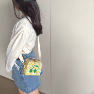 法单~女童春日碎花斜挎小包 儿童黄色碎花樱桃印花手提包 mini包
