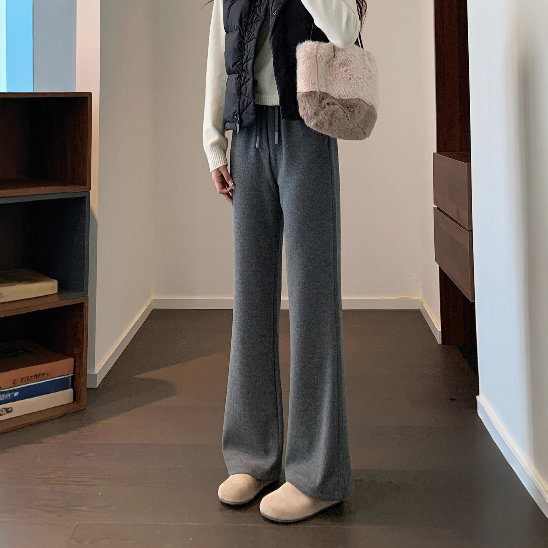 一扫臃肿超修腿型~高腰抽绳舒适显瘦运动风醋酸羊毛微喇裤G110907