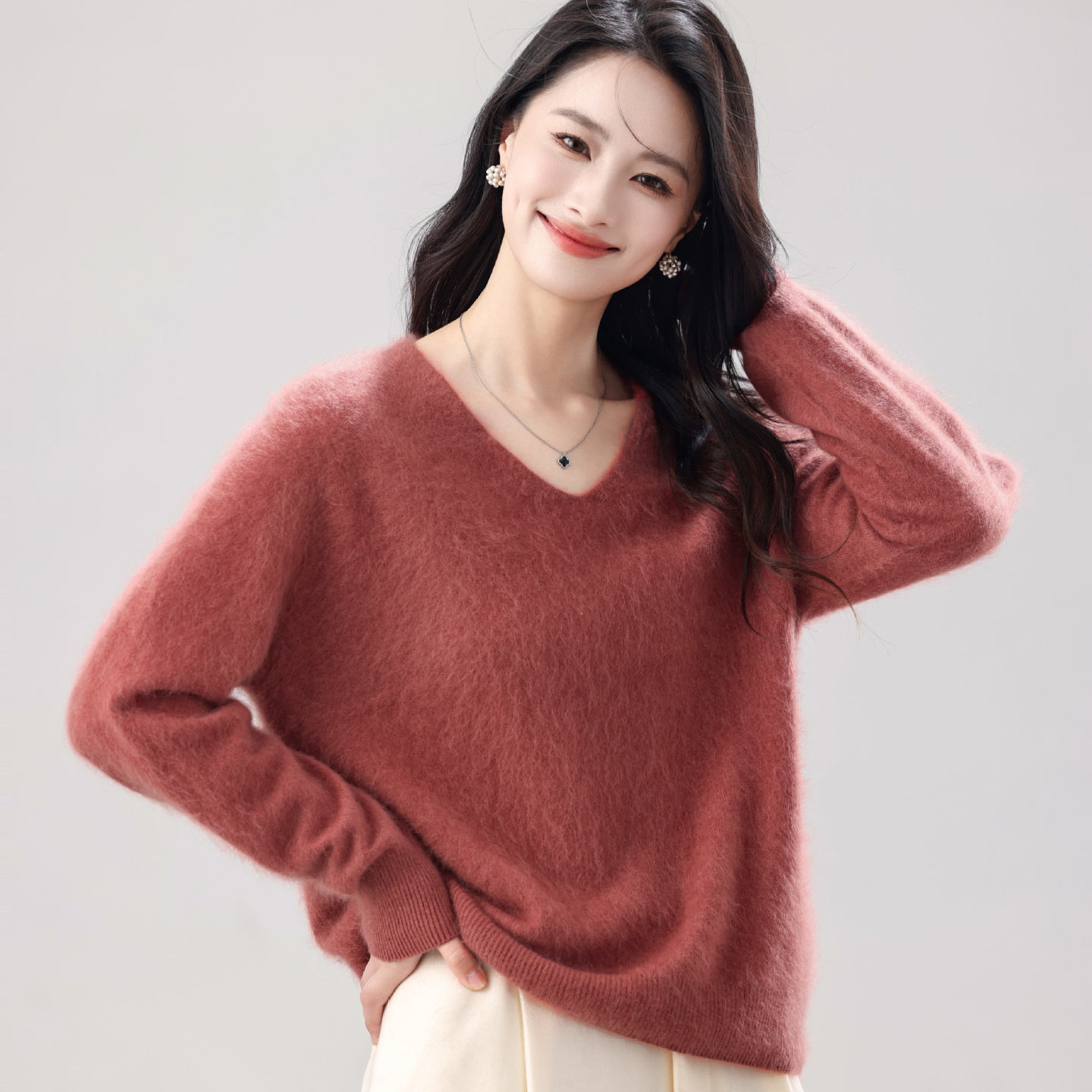 拉绒 25年新 5%山羊绒95%澳洲羊毛 V领无缝拉毛羊绒女 濮院毛衫厂