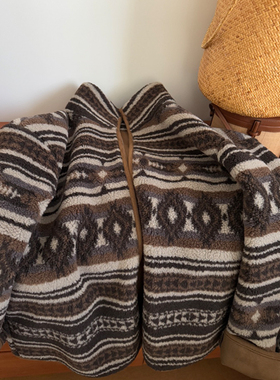 MochaHome 年末费尔岛风格皮毛一体外套