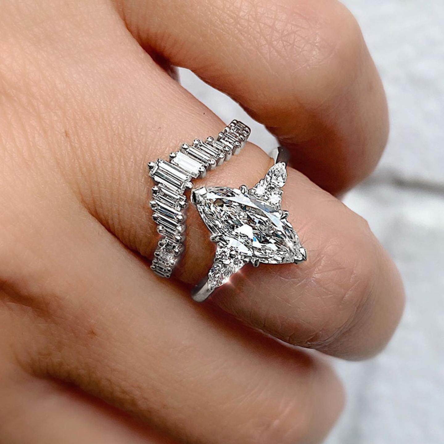 轻奢双层皇冠二合一 仿真钻石镶嵌组合戒 V字马眼锆石戒指女套戒