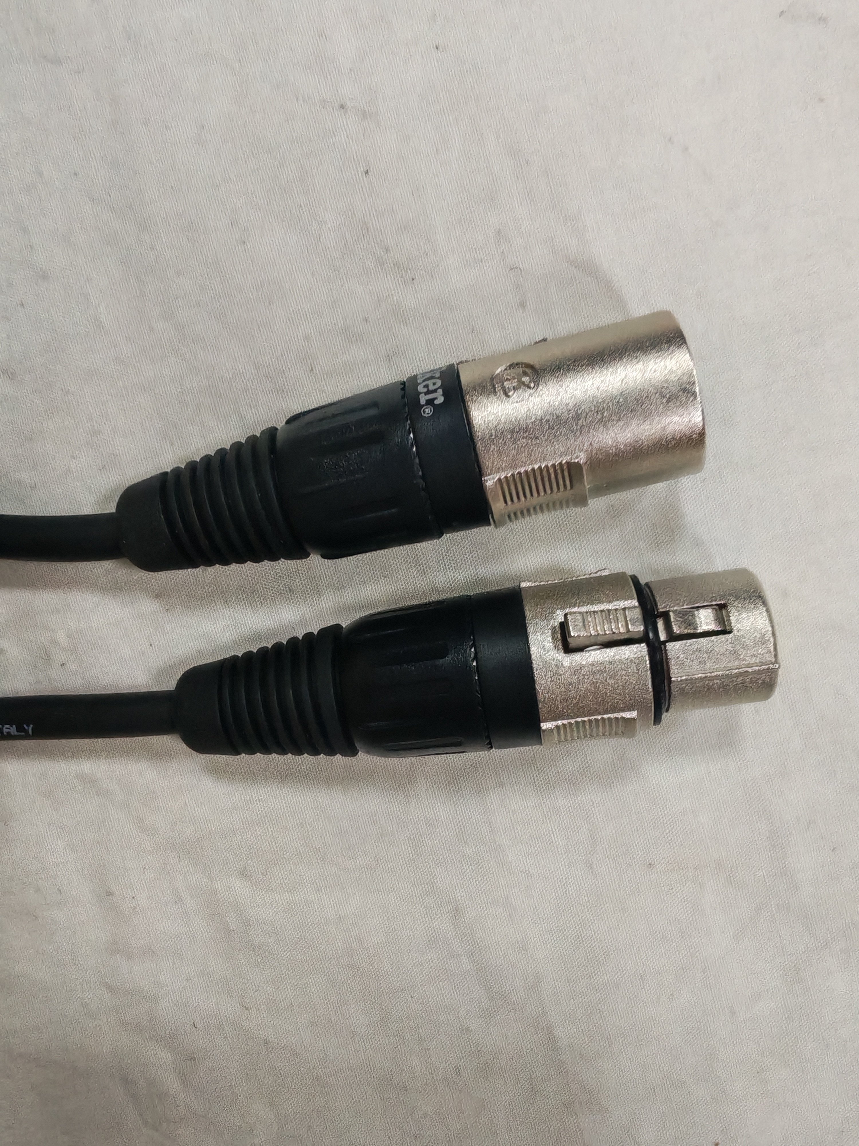 意大利TASKER塔斯克3米话筒线卡农母卡农公，原产意大利。