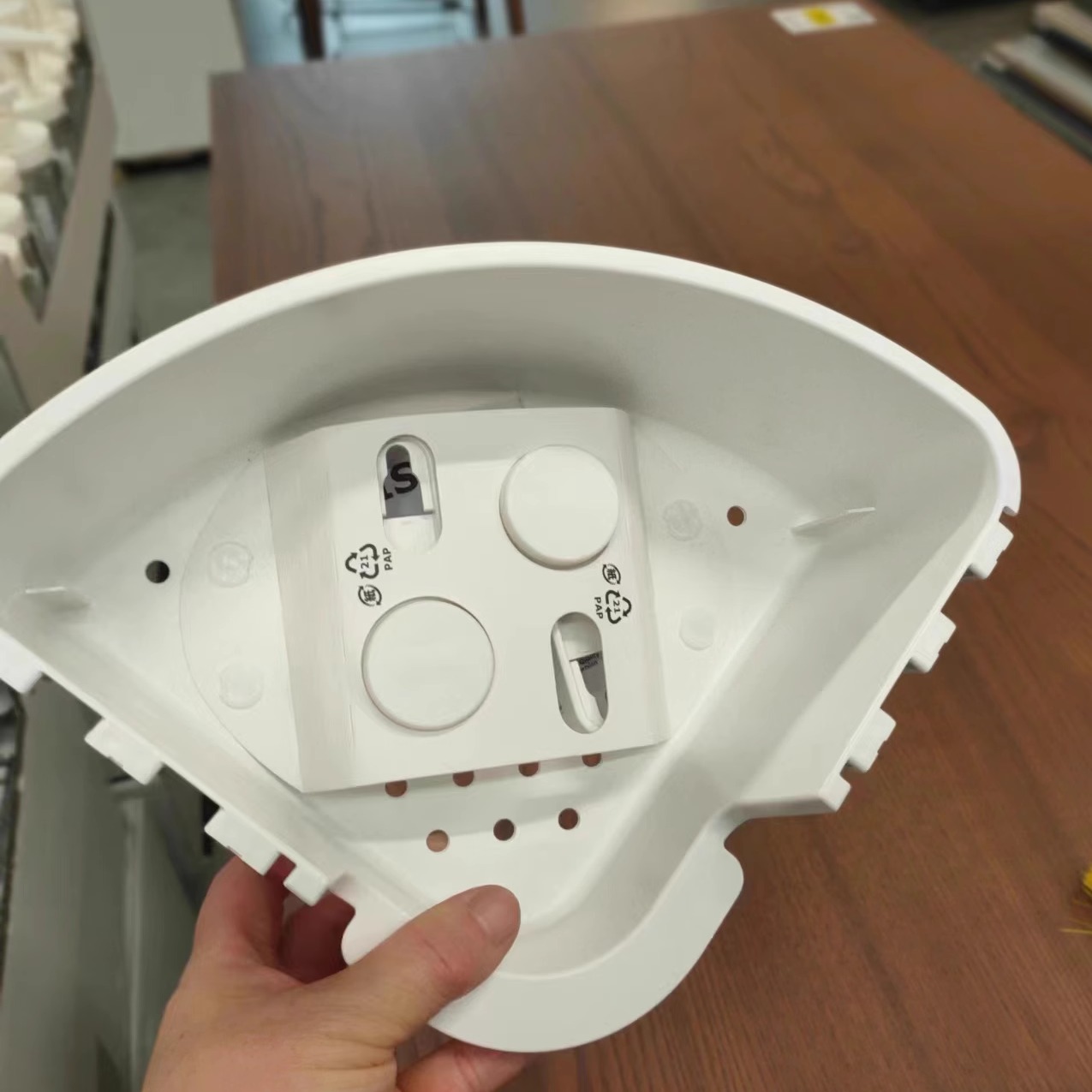 宜家提斯科恩带吸盘转角搁板