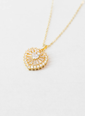 小众设计镶钻心形项链