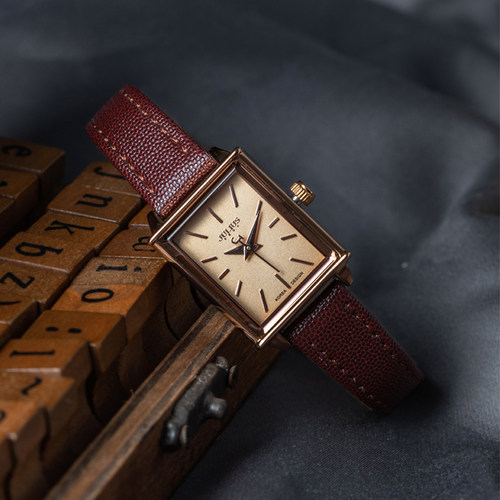 聚利时女复古简约手表
