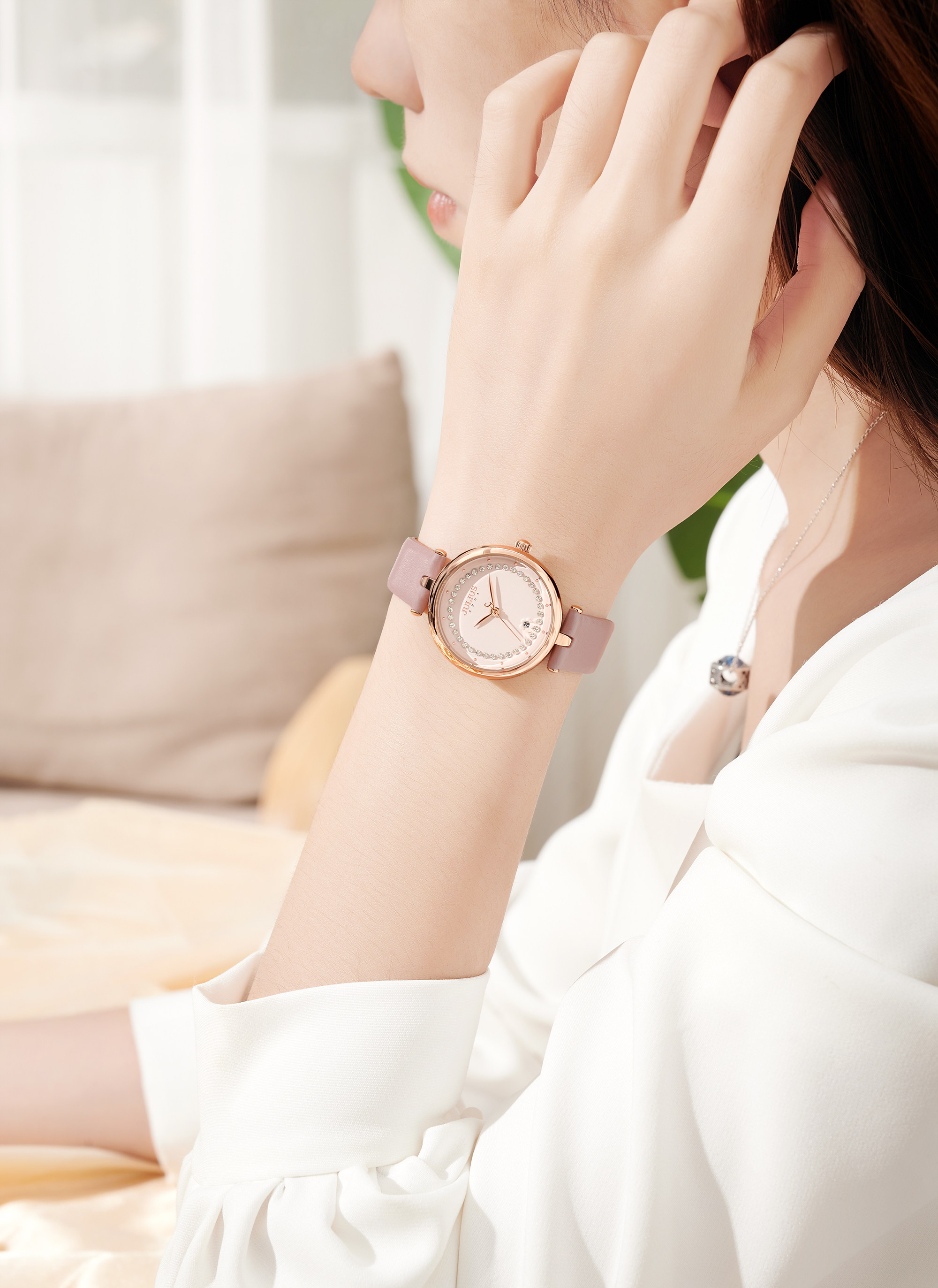 聚利时新款水钻表盘超薄时尚女表甜美气质优雅学生考试复古表ins