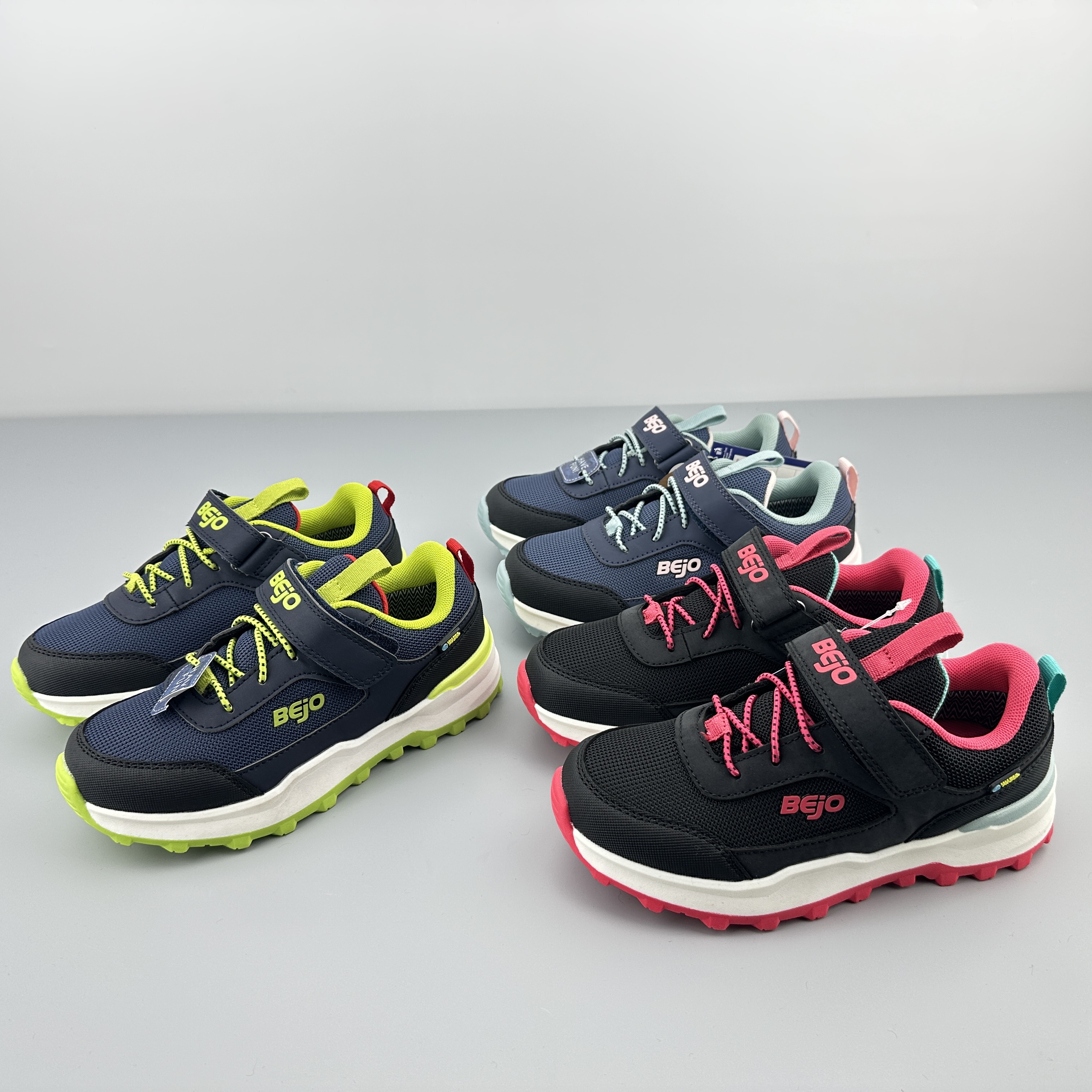 外贸原单出荷兰男女童户外运动鞋全防水防滑登山鞋儿童徒步鞋