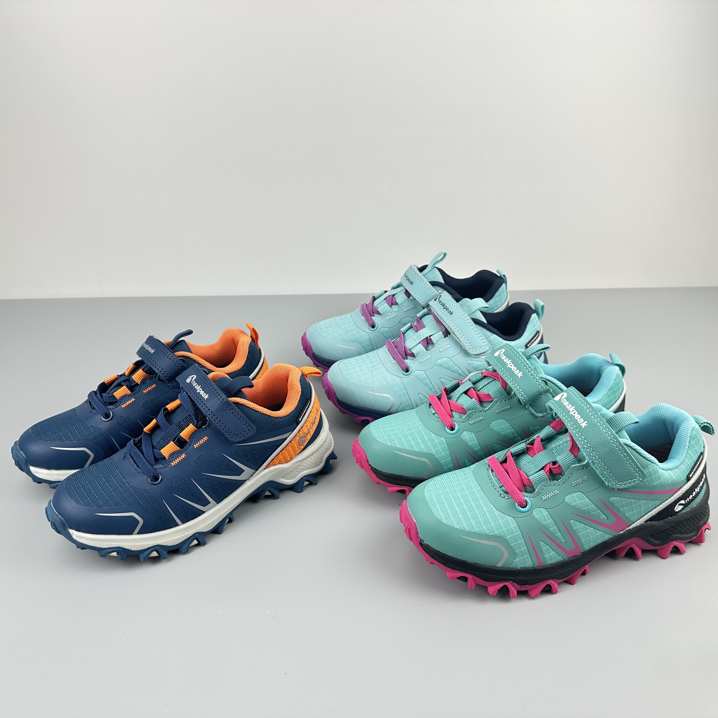 外贸原单美国男女童户外运动鞋秋冬款全防水登山鞋防滑儿童徒步鞋