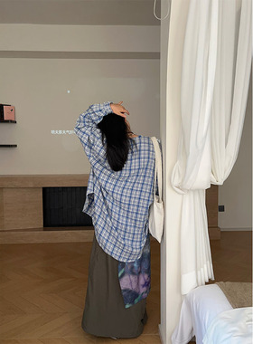 小众表妹新款复古蓝白格子衬衫女设宽松长袖上衣