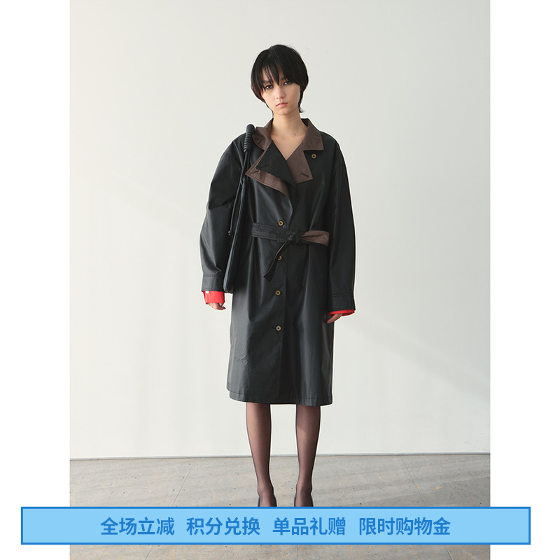 DOSORDONTS 纸片人2025秋新款油蜡感双层领撞色廓形中长款风衣女