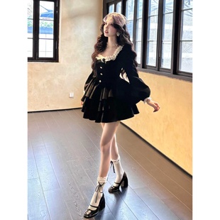 胖mm显瘦蓬蓬短裙 赫本风黑色方领蕾丝蝴蝶结连衣裙女大码 秋季 新款
