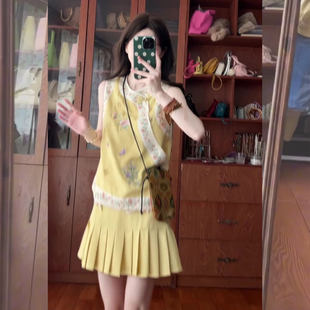 大码胖MM新中式国风气质黄色无袖马甲女夏季新款高腰显瘦短裙套装