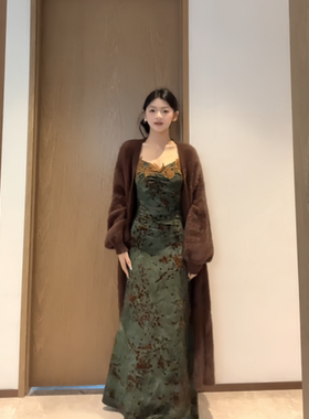 大码胖mm复古印花吊带连衣裙女装秋季新款外套两件套显瘦气质套装