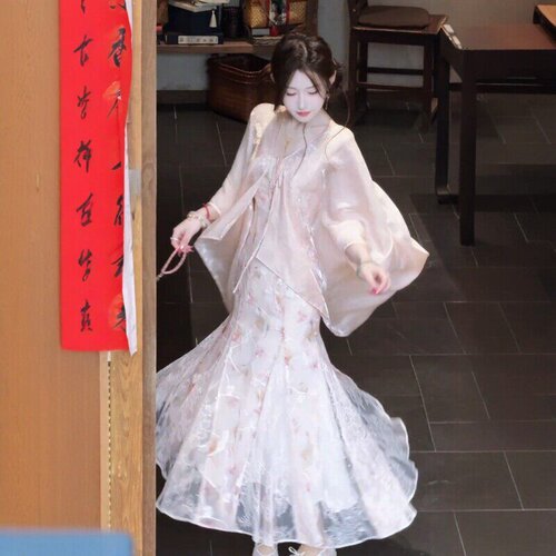 气质国风刺绣绝美鱼尾吊带连衣裙