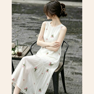 大码胖MM设计感度假风白色无袖连衣裙女夏季新款减龄修身显瘦长裙