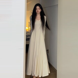 大码胖mm法式气质v领针织连衣裙女春秋季新款高级感收腰显瘦长裙