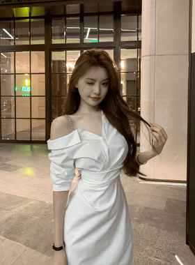 大码胖mm法式高级感白色斜肩衬衫连衣裙女装秋季新款收腰显瘦短裙