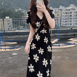 大码胖MM法式气质V领碎花短袖连衣裙女夏季新款绝美显瘦A字长裙子