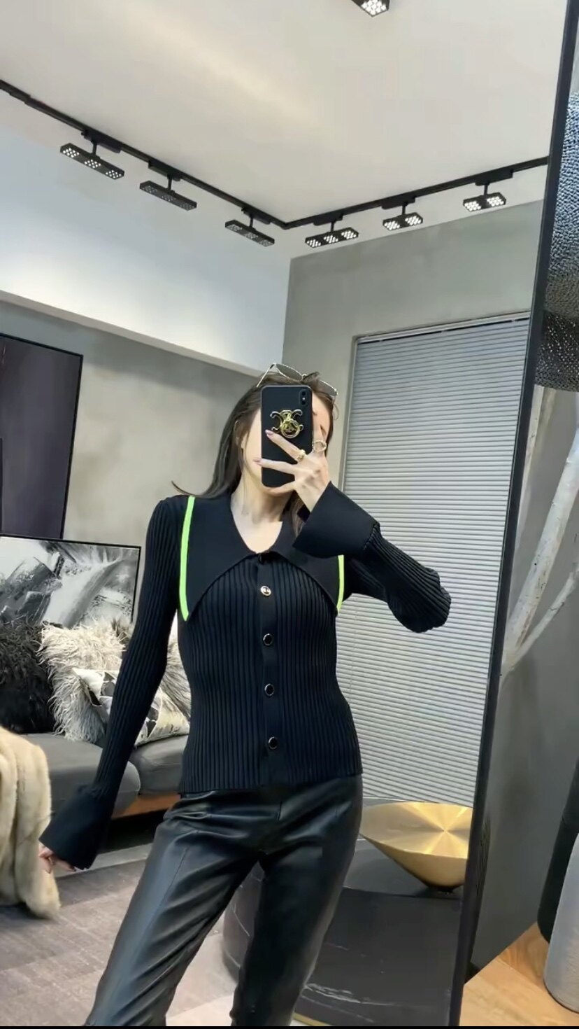 法式撞色大翻领开衫上衣 修身显瘦 单排扣 袖子开叉设计 时尚减龄