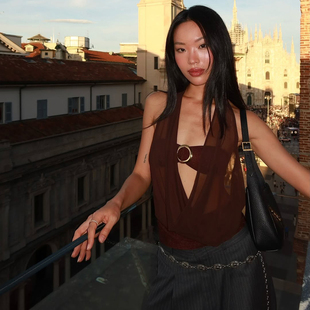 怪诞女孩 欧美辣妹风金属环扣短款抹胸外搭网纱荡领挂脖背心套装