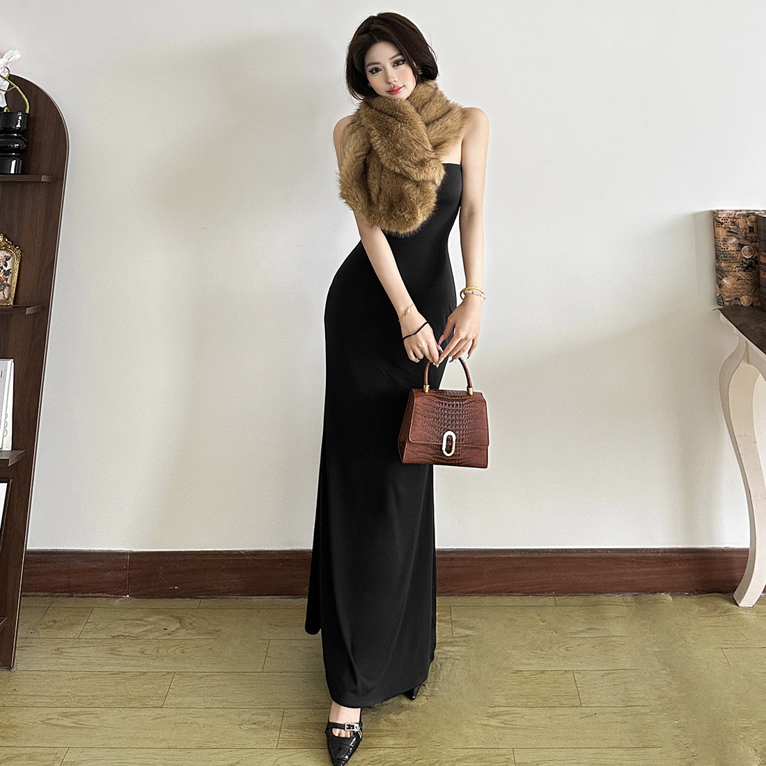 怪诞女孩 矜贵轻熟风仿皮草保暖毛绒围脖+黑色抹胸连衣裙两件套女,女装/女士精品,时尚套装,淘宝优惠券,粉丝福利购,淘宝优惠卷