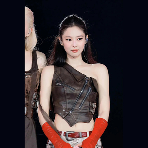 怪诞女孩 金智妮Jennie同款复古PU皮拉链斜肩背心女 不规则短上衣
