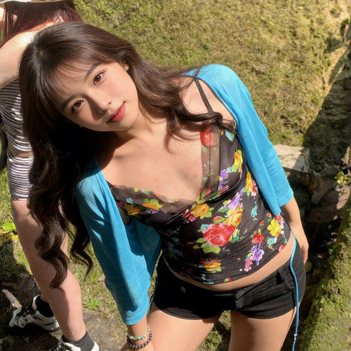 多巴胺辣妹彩色碎花网纱吊带背心