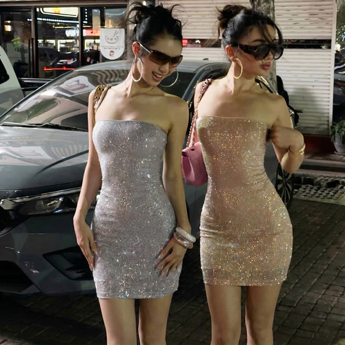 涩谷辣妹风细闪亮面抹胸连衣裙女