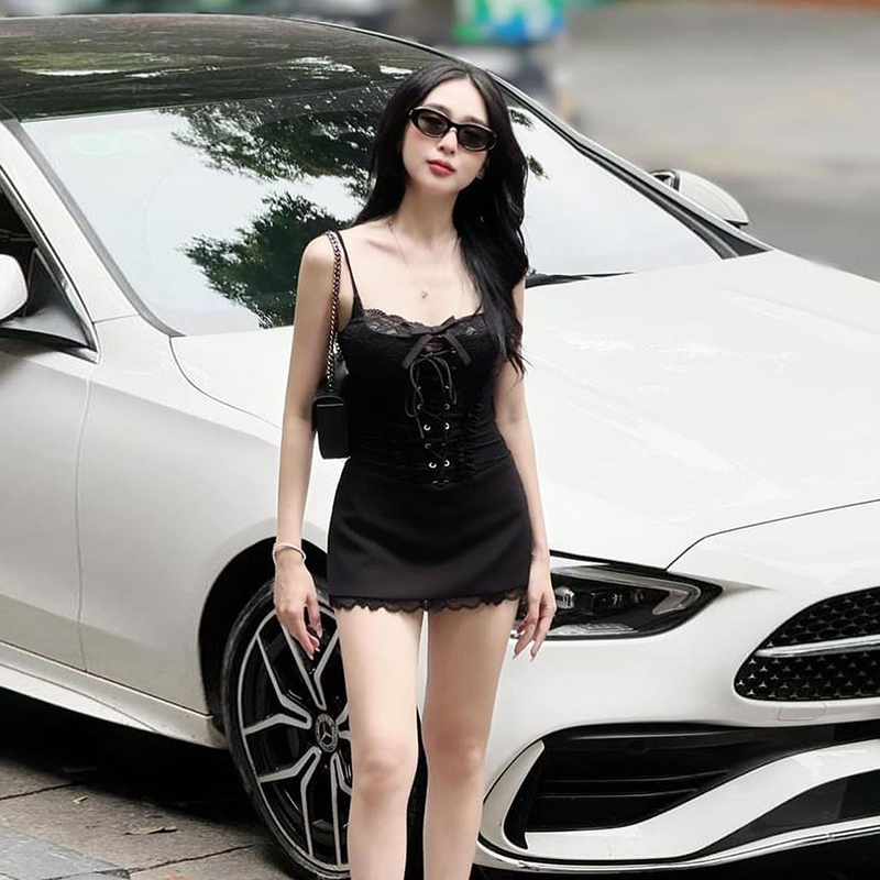 怪诞女孩 轻熟名媛风蕾丝边拼接吊带连衣裙女 蝴蝶结系带修身短裙