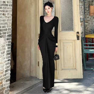 怪诞女孩 名媛高级感气质褶皱长袖V领连衣裙女 垂坠感收腰包臀裙