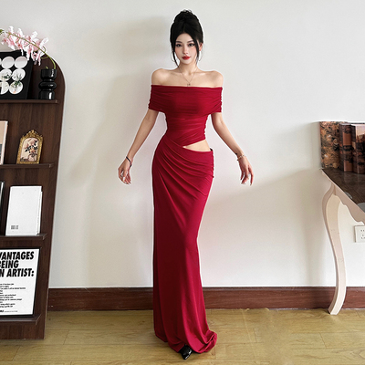 一字肩红色镂空露腰法式连衣裙女