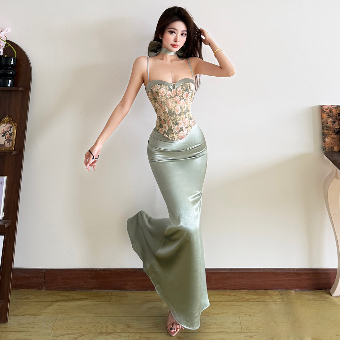 怪诞女孩 纯欲甜美蝴蝶结碎花吊带背心缎面显瘦鱼尾包臀裙两件套,女装/女士精品,时尚套装,淘宝优惠券,粉丝福利购,淘宝优惠卷