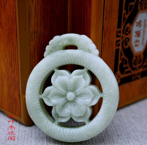 双面镂空福寿花开富贵陕西蓝田玉