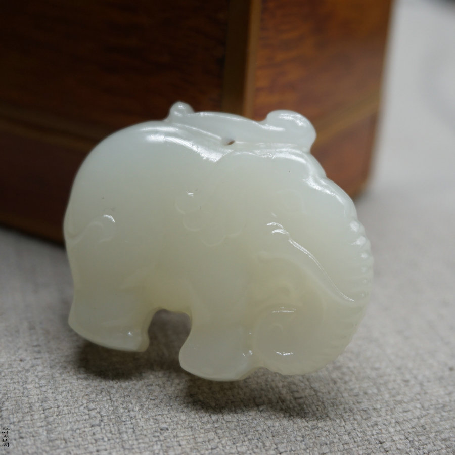 阿富汗白玉雙面雕刻和平大象吊墜