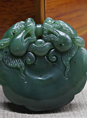 和田玉双貔貅吊坠双面雕刻福