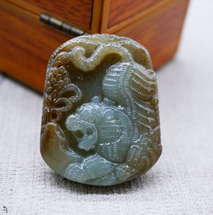 新疆和田玉糖青白玉俏色老虎玉吊坠男生肖虎下山虎玉坠女挂件佩玉