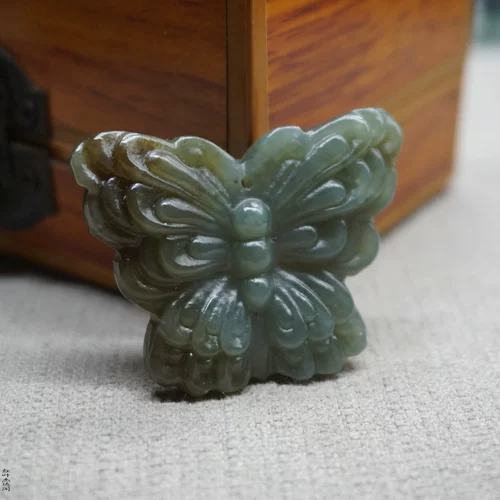 Подвеска из нефрита, ожерелье