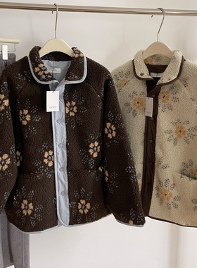 韩代@oun*e 复古撞色拼接花朵羊羔绒翻领外套
