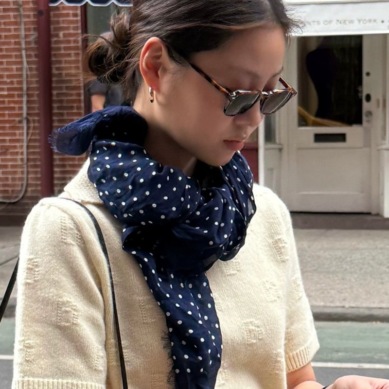 韩国ins博主同款 小众复古棉麻藏青色波点丝巾长条围巾披肩