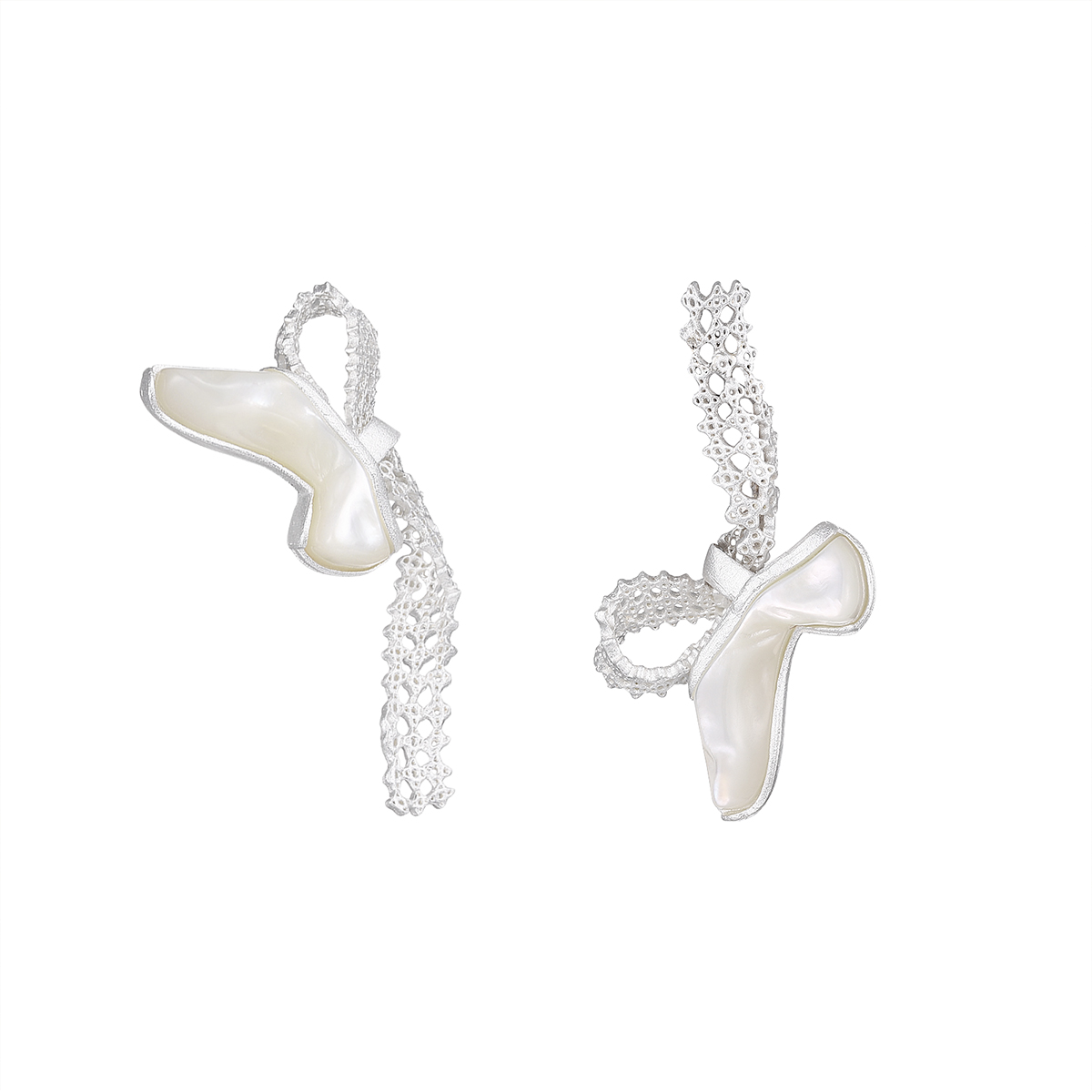 TOGGLER蕾丝贝母芭蕾鞋耳钉女款