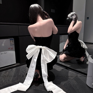黑色圣诞节跨年小礼裙抹胸连衣裙女高级感丝绒蓬蓬大蝴蝶结短裙子